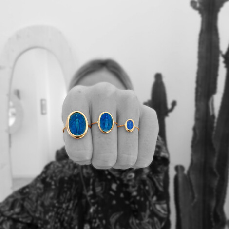 Medium blue laboure' ring