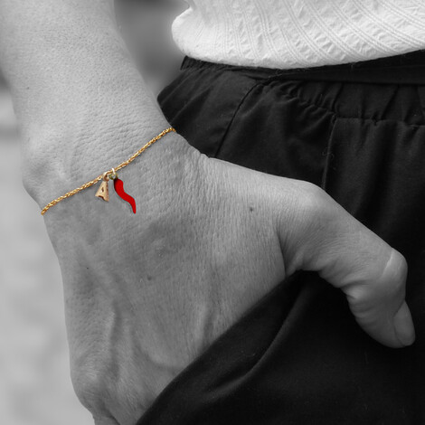 Micro initial and chili pepper bracelet in 18kt solid gold