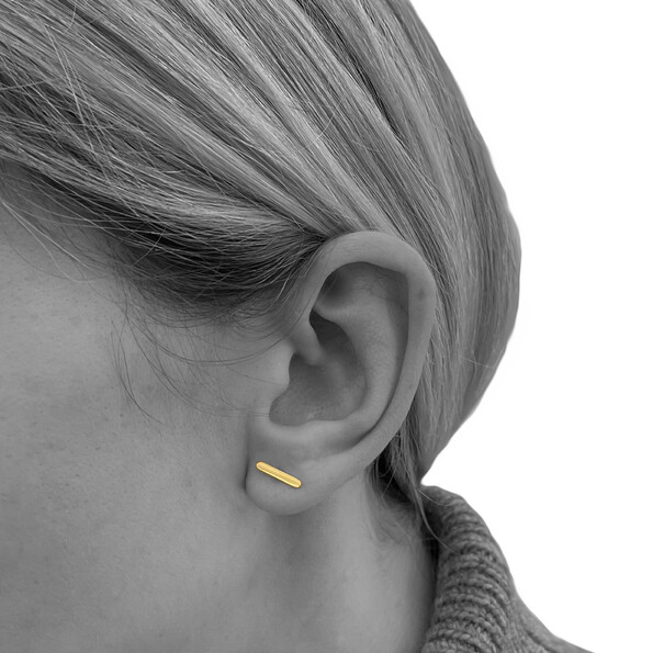 Micro stick stud earrings in 18kt solid gold