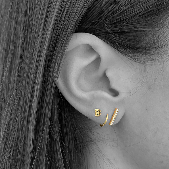 Small bar stud earrings 18kt solid gold and zirconia