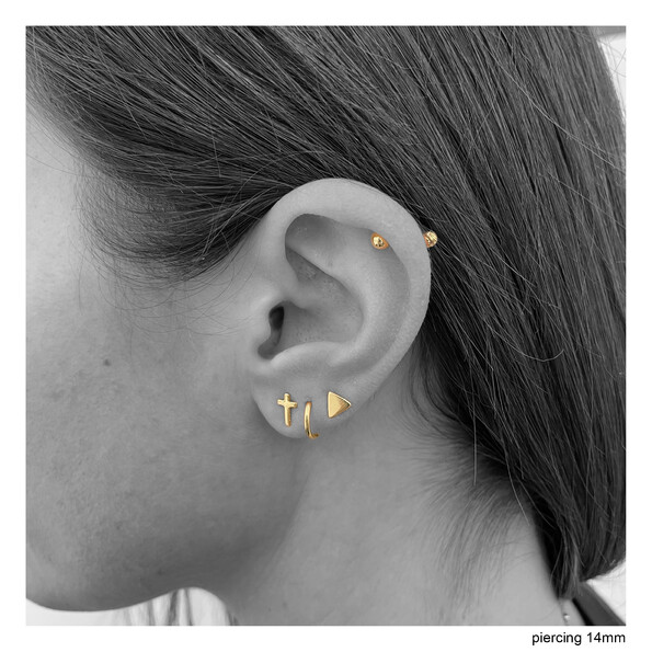 Small piercing in 18kt solid gold